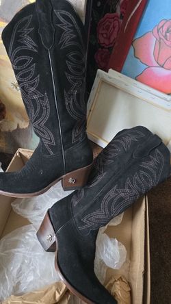 Ladies knee high size 6 western boots