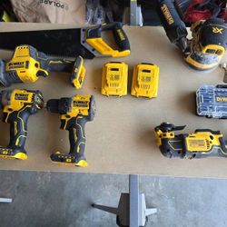 DeWalt Construction Tools
