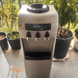 GE Profile Water Dispenser 