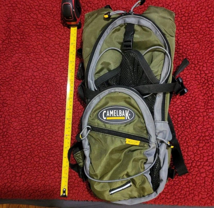 Camelbak Mule Fit Green Gray Hiking Backpack  Trail Running Gear