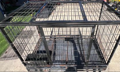 Heavy Duty Metal Dog Crate has rust as is  for small or medium dogs $35