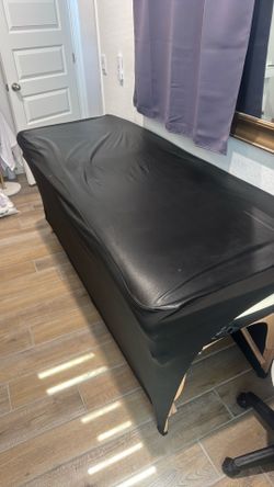 Lash chair / Best massage chair with Head piece.