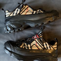 Burberry Arthur ‘Archive Beige Black’ Size 40EU/7MUS