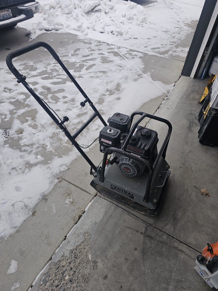 Central Machinery Plate Compactor