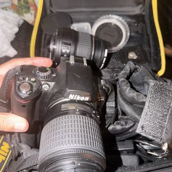 Nikon D40 DSLR Camera Kit