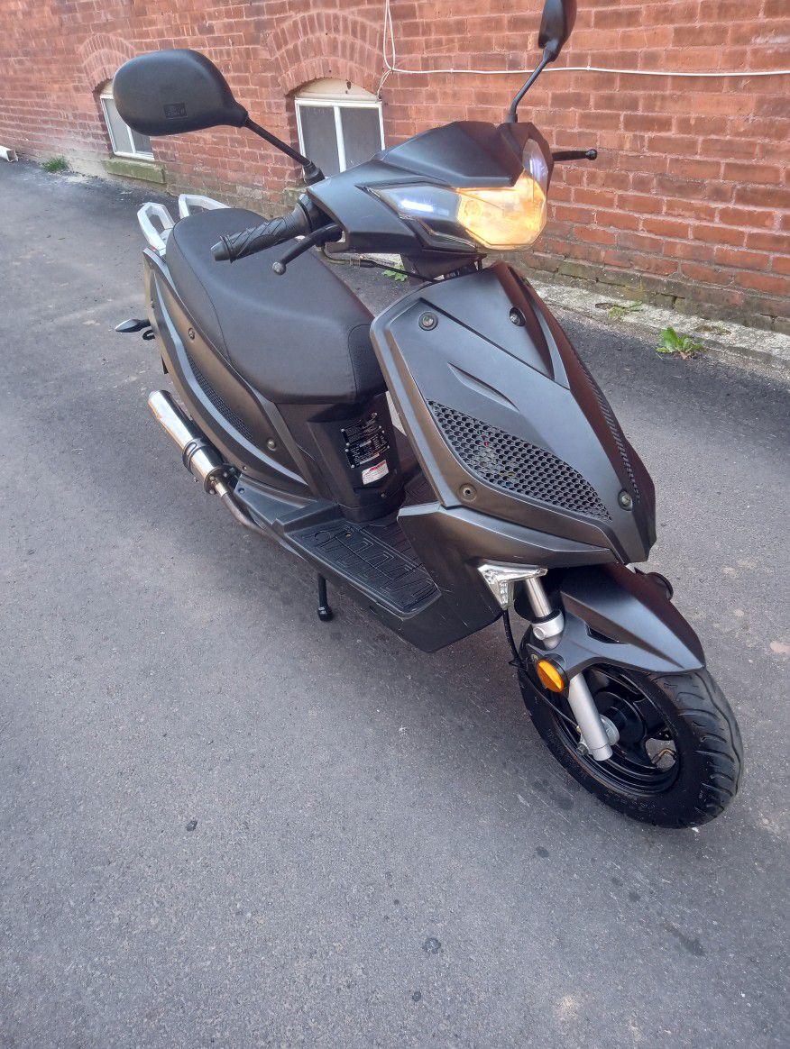 2020 SCOOTER 50cc / HAS KEY AND TITLE 