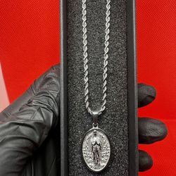 Brand New Virgin Mary Silver Tone Pendant (Rope Chain Included) $65 JEWELERS SPECIAL💎