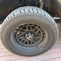 Like New Hostile 22inch Rims And 35 Inch Tires F250
