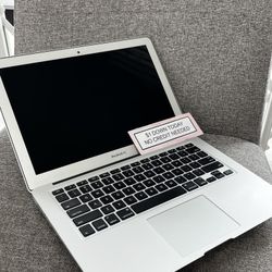 Apple MacBook Air 2017 Laptop-PAYMENTS AVAILABLE-$1 Down Today 