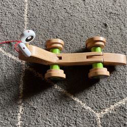 HAPE Wooden  Pull Toy Great Condition Tail Goes Up & Down