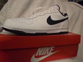 Nike "Big Mike" Low White/Midnight Navy Men's 12/Women's 13.5
