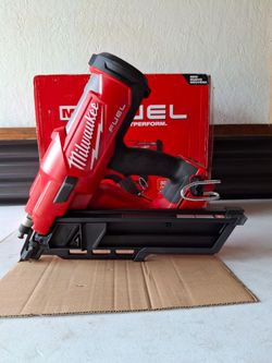 Milwaukee M18 FUEL 30-Degree Framing Nailer (tool only)