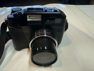 Olympus C-5060 Wide Zoom 5MP Digital Camera
