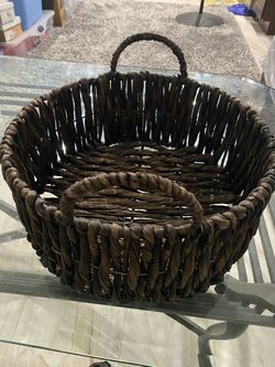 Basket   ,   Size Large.