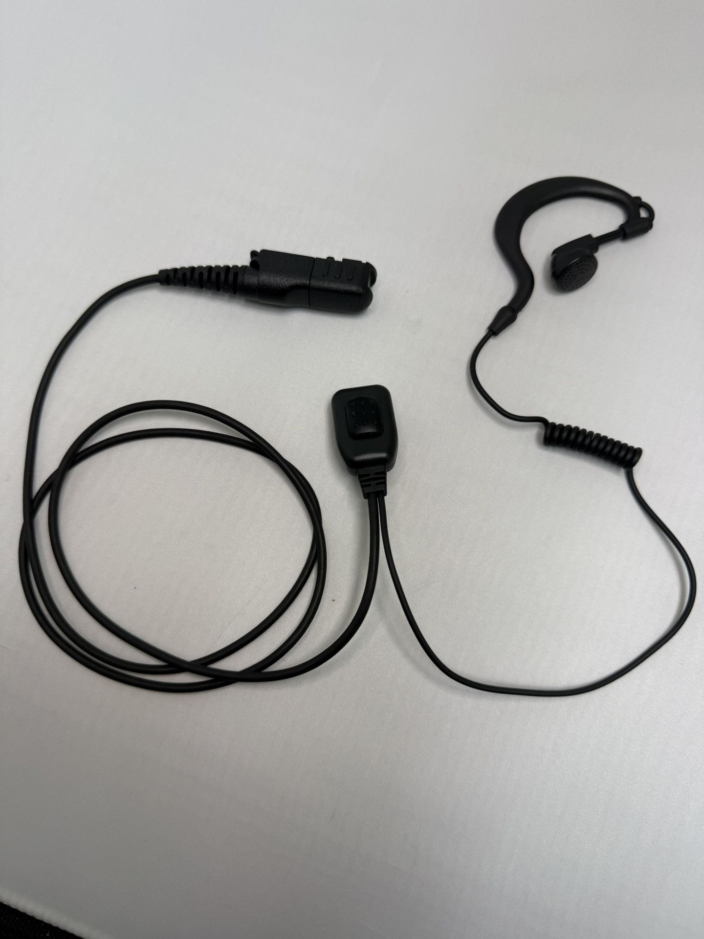 Brand NEW - PTT mic earpiece for Motorola walkie talkie radios (XPR3500e, R5 & more)