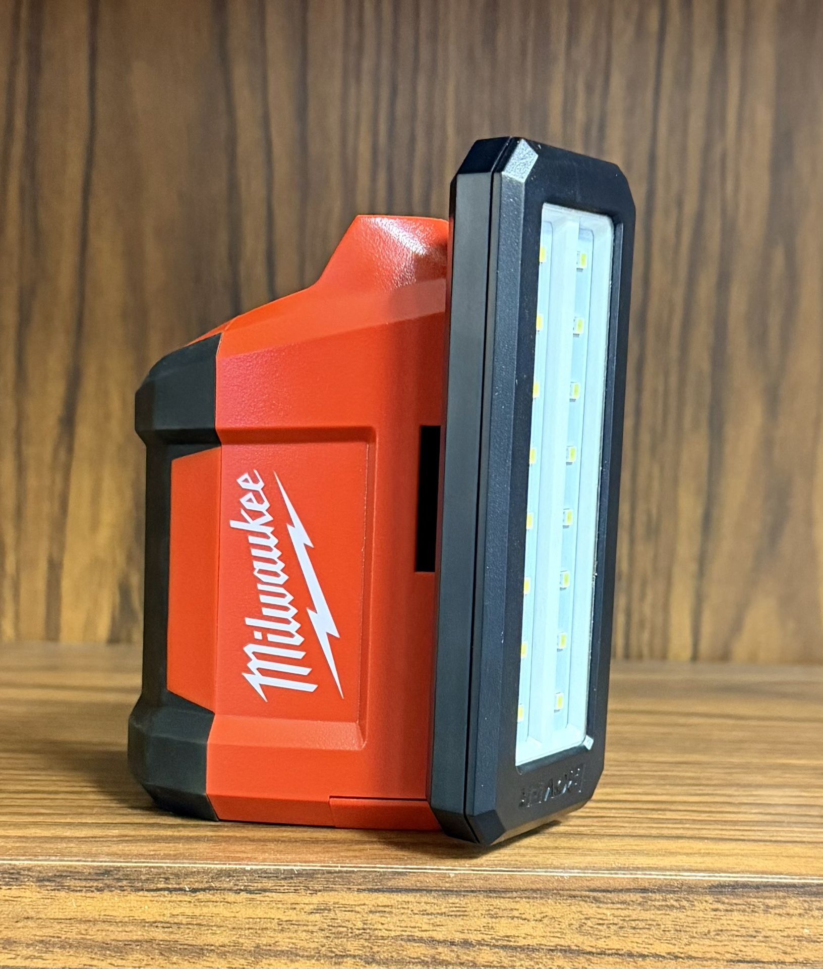 Milwaukee M12™ ROVER™ Service & Repair Flood Light – Model 2367-20