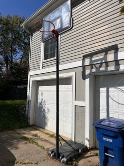 Basketball hoop