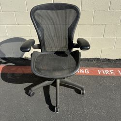 Vintage Herman Miller Office Chair – Size Medium