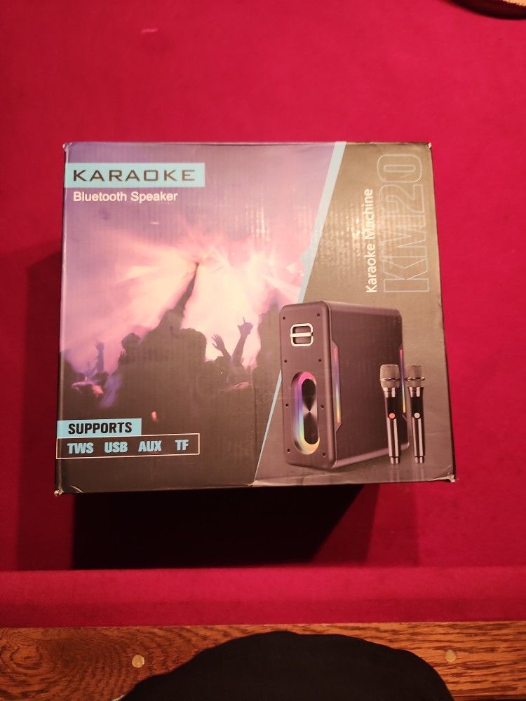 Karaoke Bluetooth Machine