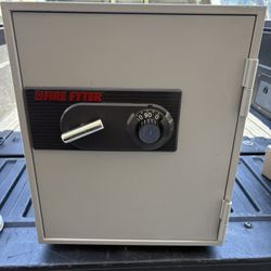 Fire Fyter Safe Box ( Hesperia Ca )