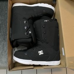 DC Snowboarding Boots