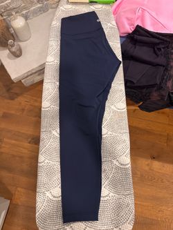 Lululemon women’s navy leggings