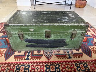 Authentic army trunk
