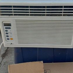 Zenith Air Conditioner With Remote #ZW6510R 