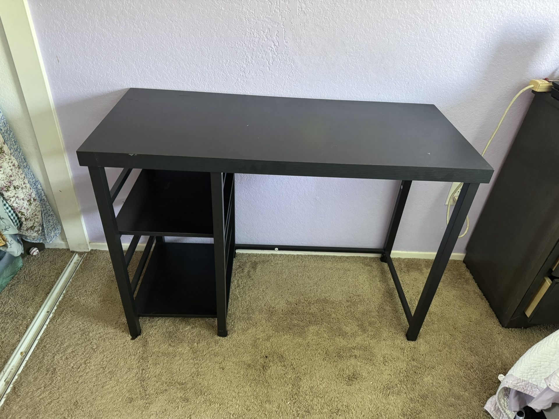 Black Desk