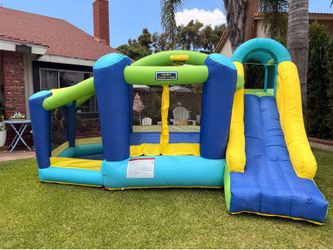 Inflatable bounce/slide