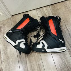 LAMAR SNOWBOARDING BOOTS MENS SIZE 6