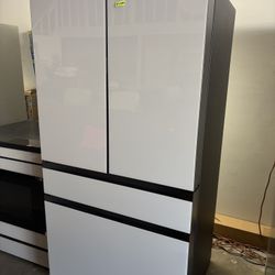 New Set Of Samsung Refrigerator And Samsung Electric Stove $2200 Cash Out The Door 