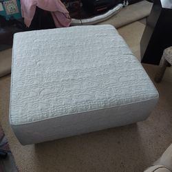 Livingroom Ottomon