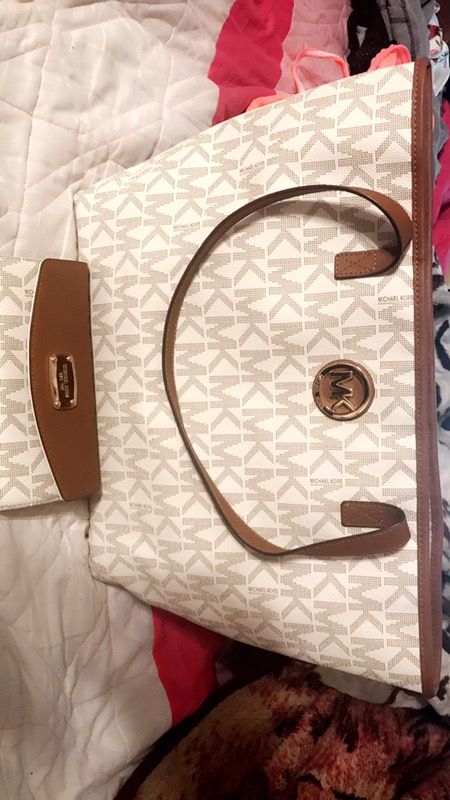 Michael Kors purse and matching wallet
