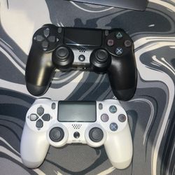 PS4 Controllers (READ DESCRIPTION)