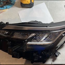 2021 2022 2023 Toyota Sienna Headlight Driver Left Side 