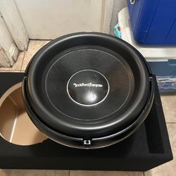 13 inch RockFord Fosgate Subwoofer of 2,000 watts rms 4,000 peak  READ DESCRIPTION NO BOX