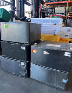 Washer / dryer pedestal
