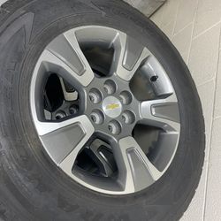 Full Set Of Chevy Colorado Wheels With Tires 