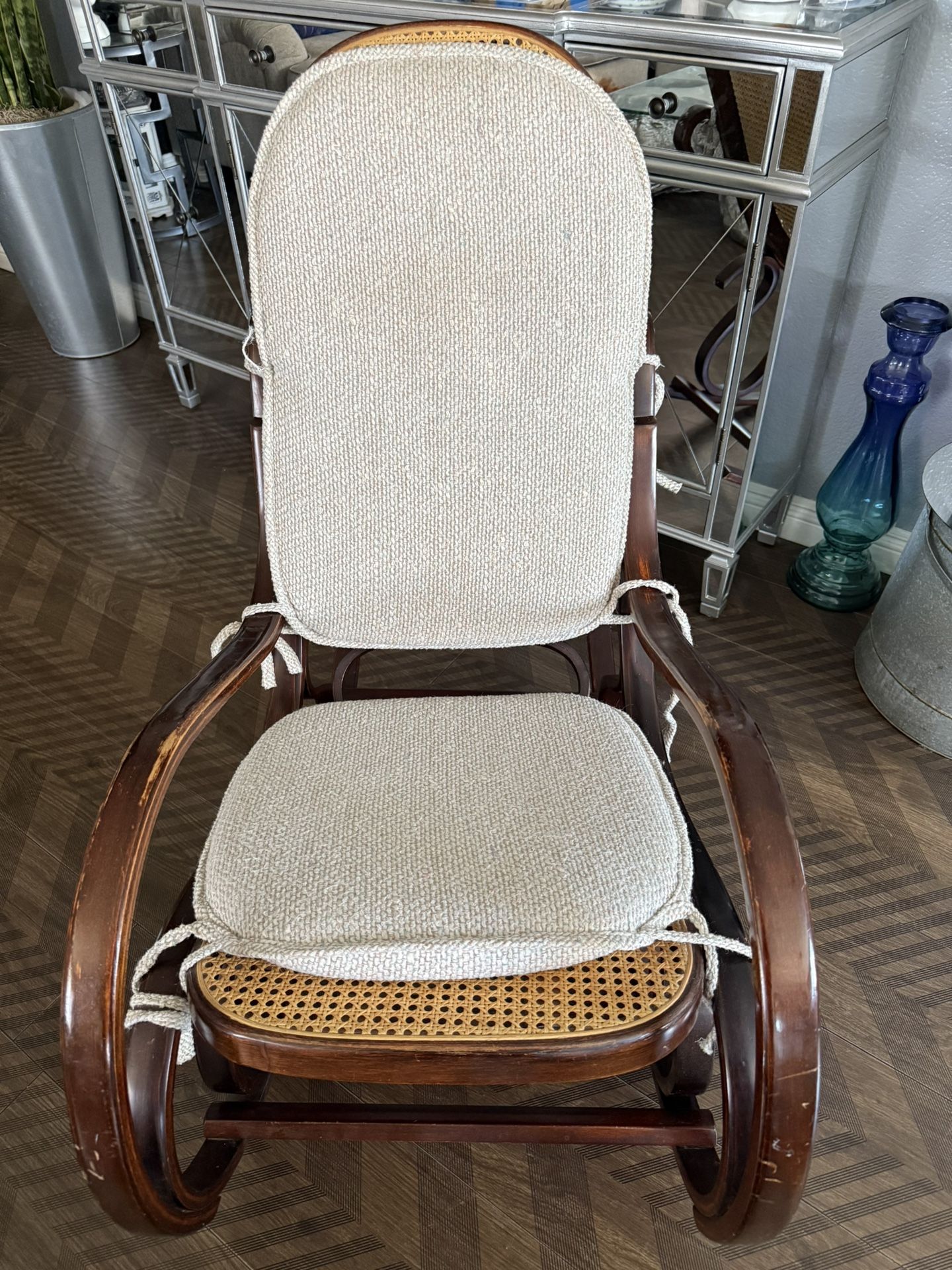 THONET ROCKING CHAIR *SEE ALL PHOTOS* VINTAGE WICKER ROCKING CHAIR RATTAN CHAIR OBO