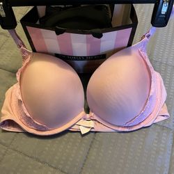 Victoria's Secret Pink Padded Push Up Bra for Sale in Green Bay, WI -  OfferUp