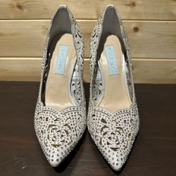 BNWT Blue by Betsey Johnson sparkly heels size 6