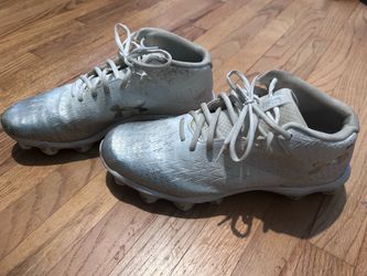 Under Armour Football Cleats, Men’s Size 11, White,Good Condition