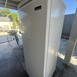 Magic Chef Freezer