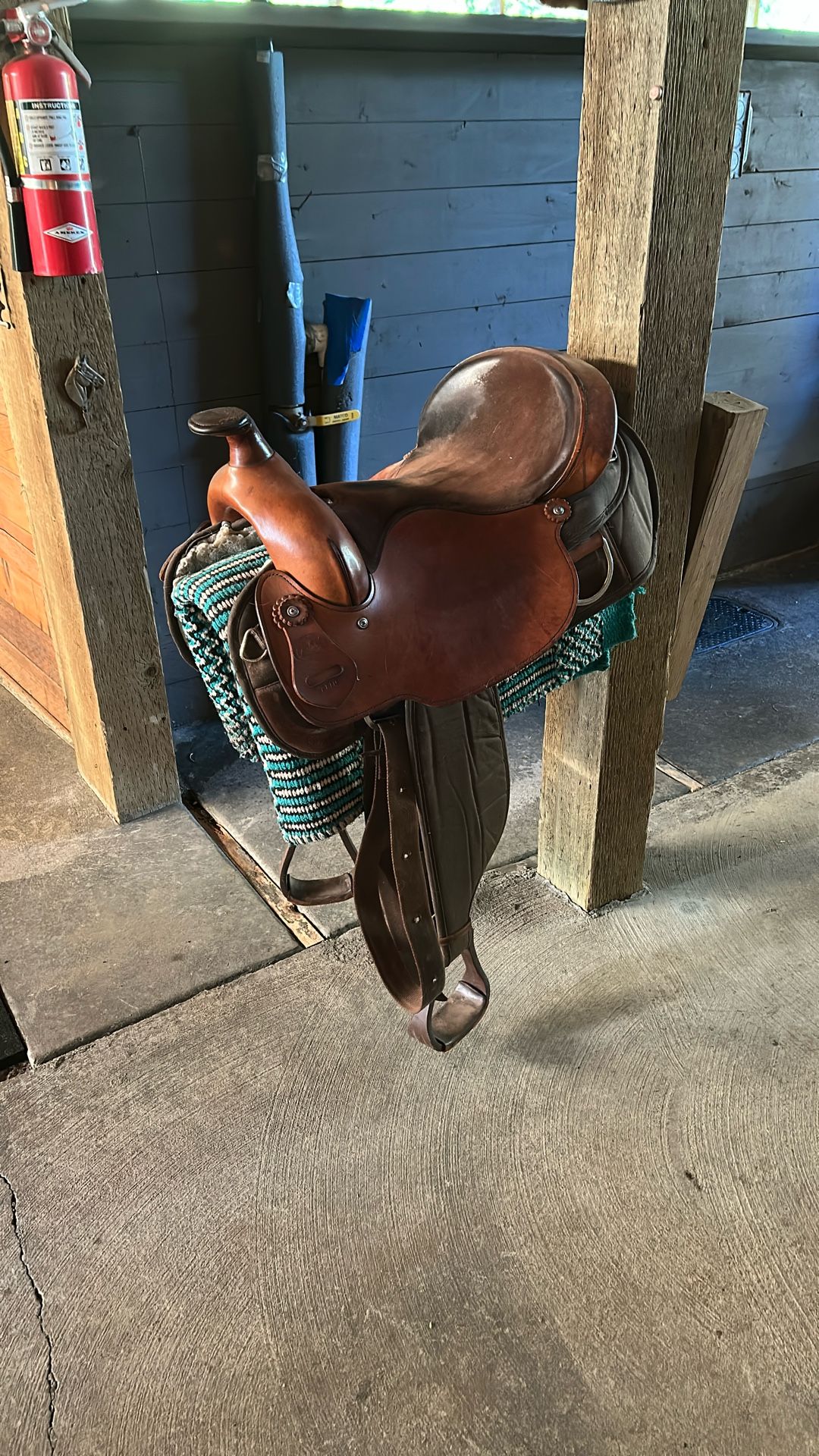 Western saddle