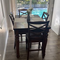 Dinner Table Set
