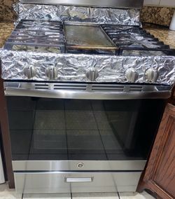 GAS STOVE