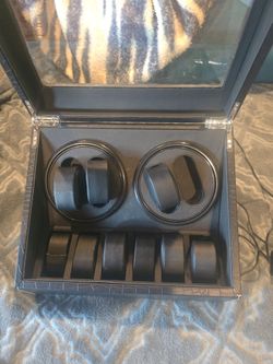 Watch storage with auto winder