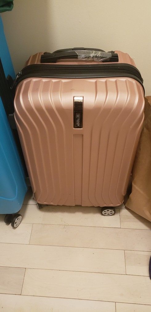 Wisdom New York Carry On Luggage