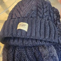 New women's UGG'S Hat And Scarf 